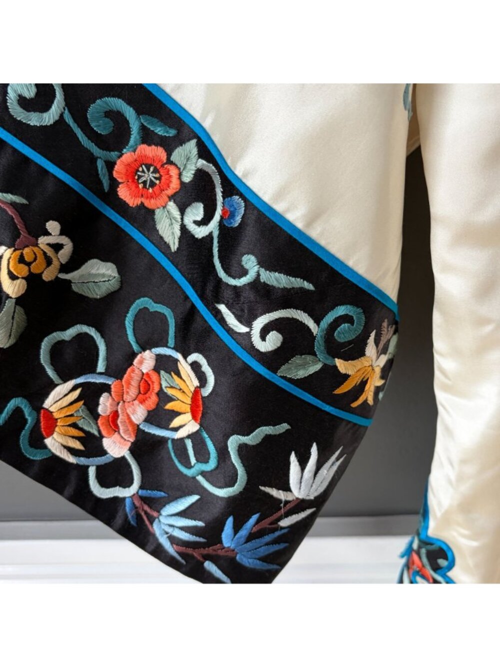 Vintage Chinese Bai Hua Embroidered Silk Jacket Cheongsam Frog Closure Scenic - Picture 9 of 12